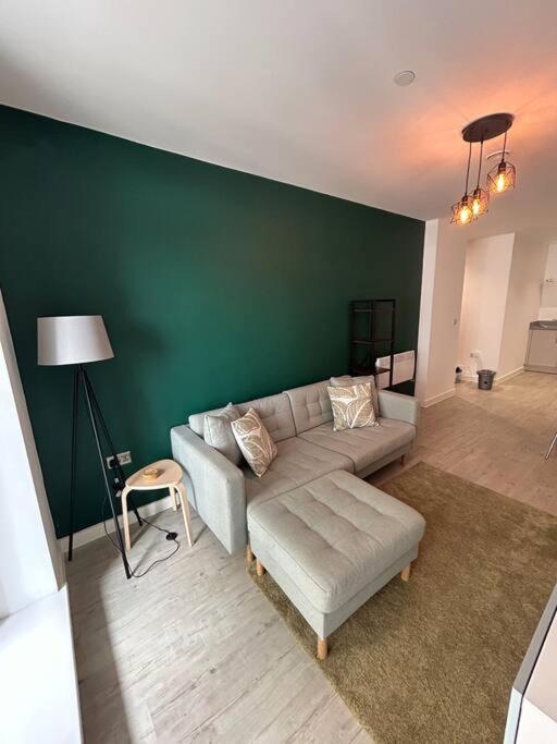 Modern And Spacious Apartment In Salford Quays Mánchester Exterior foto
