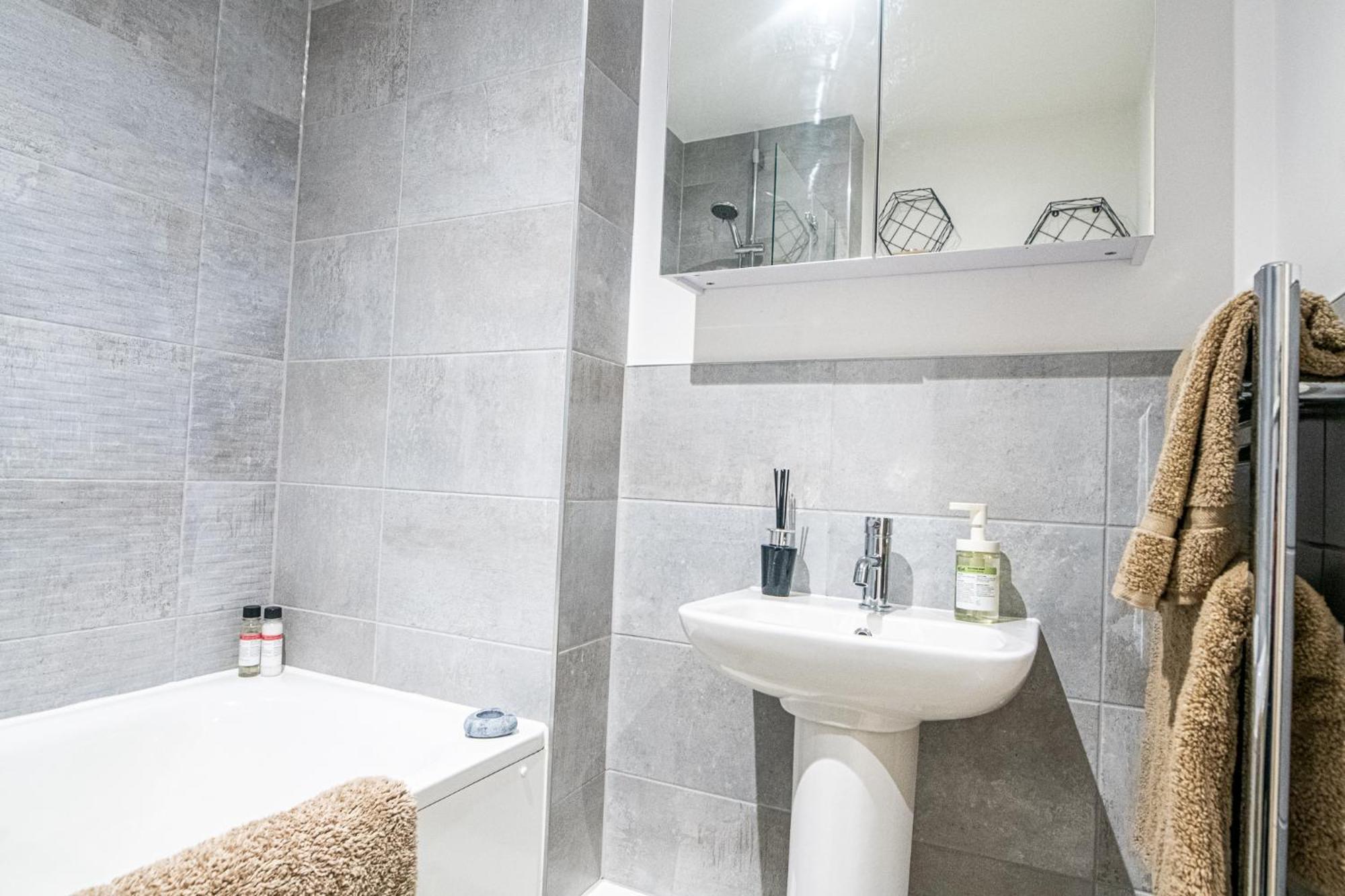Modern And Spacious Apartment In Salford Quays Mánchester Exterior foto